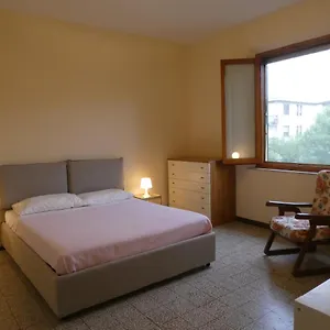Casa Storica E Confortevole Hébergement de vacances